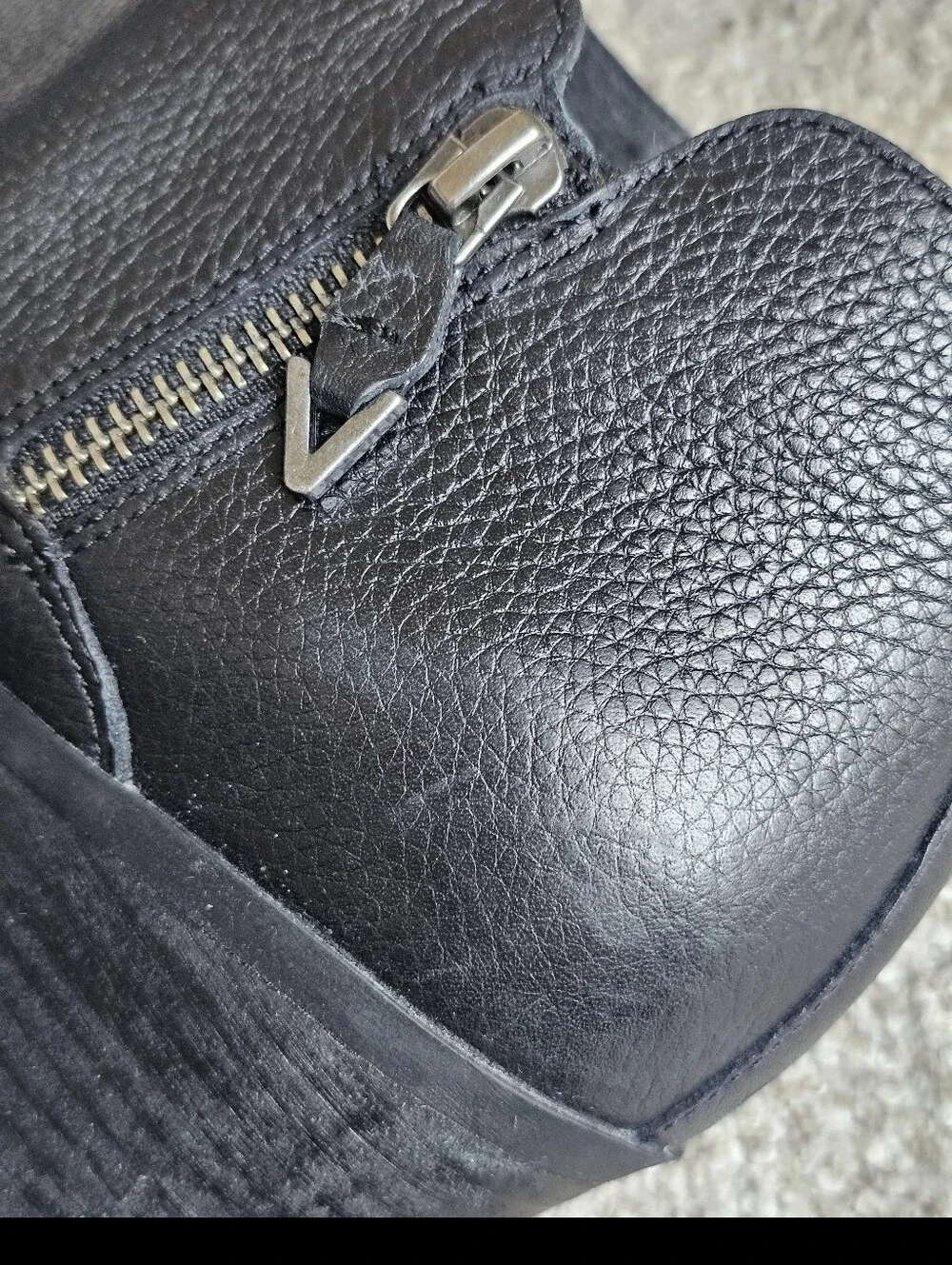 Vionic Cecily Black Leather Ankle Booties Zip Up Size 9.5